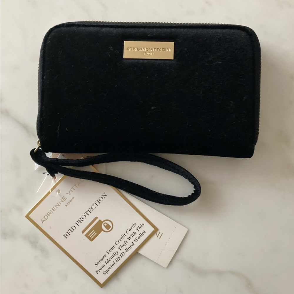 🖤velvet gold tone clutch w/RFID protection/4 card holders 1 open window